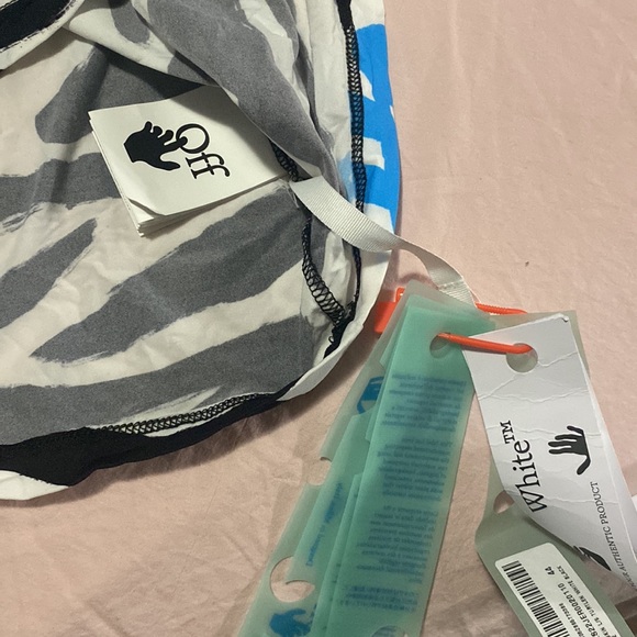 Authentic off white set pants and top - Picture 5 of 6